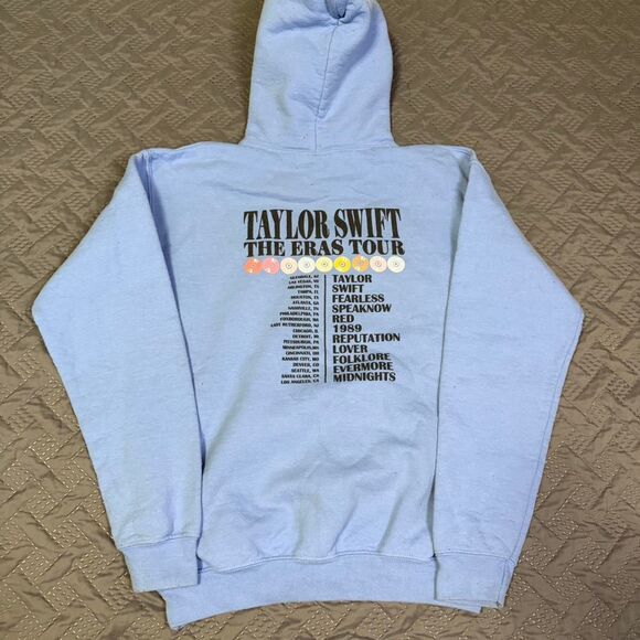 Taylor Swift The Eras Tour 1989 Light Blue Hoodie with front and back print SZ M - Picture 2 of 5